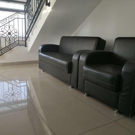 Pensiunea Platinum Târgu Jiu Buitenkant foto