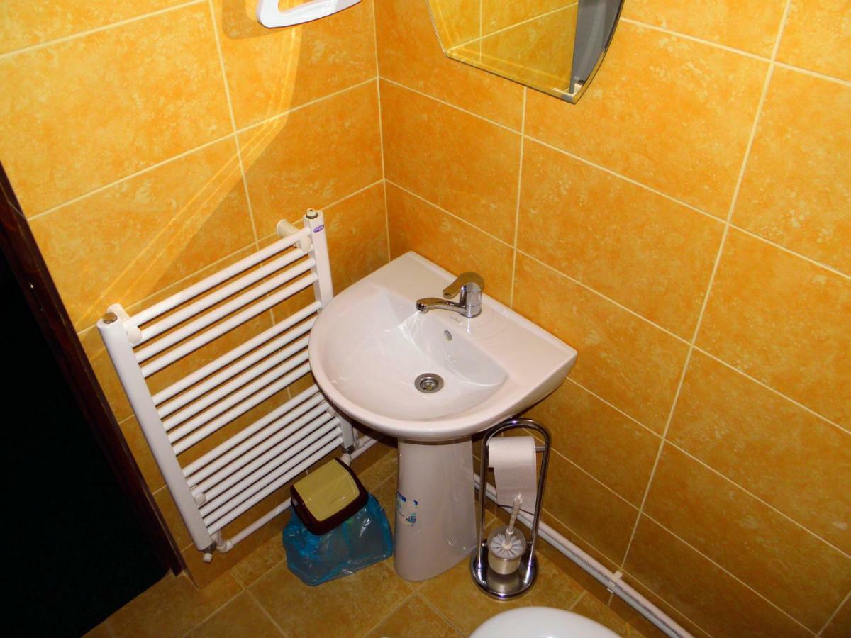 Pensiunea Platinum Târgu Jiu Kamer foto