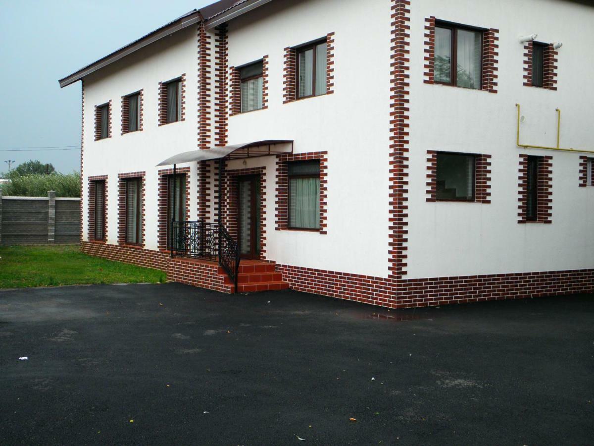 Pensiunea Platinum Târgu Jiu Buitenkant foto