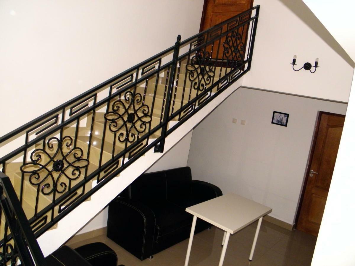 Pensiunea Platinum Târgu Jiu Buitenkant foto