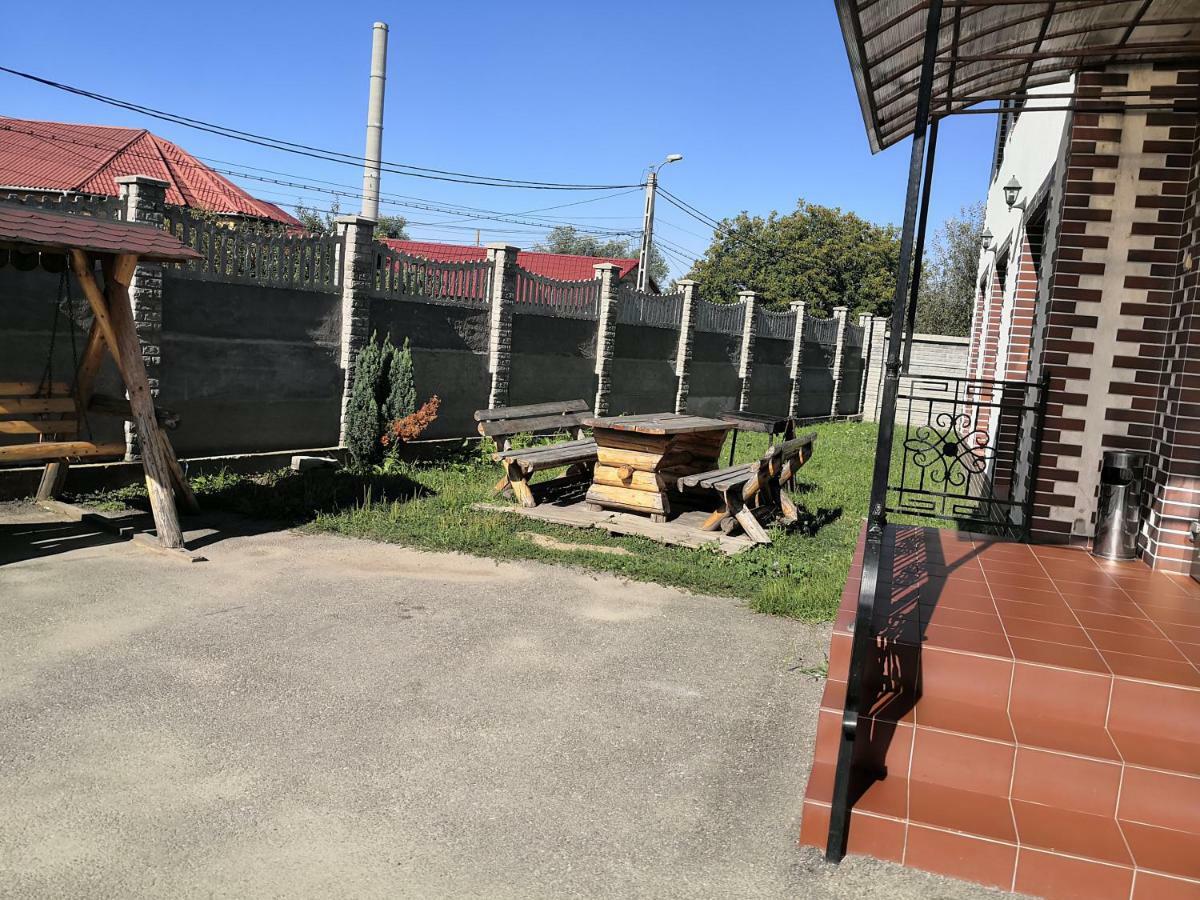 Pensiunea Platinum Târgu Jiu Buitenkant foto