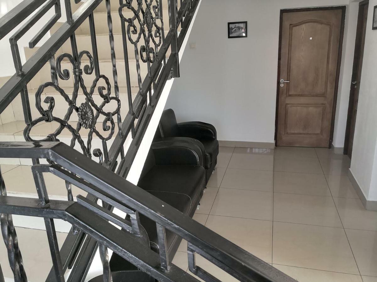 Pensiunea Platinum Târgu Jiu Buitenkant foto